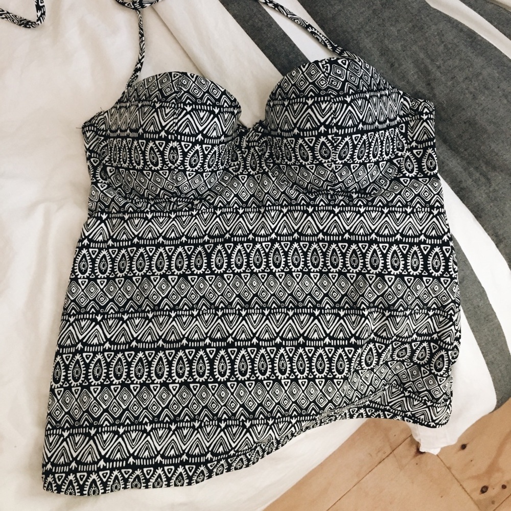 Old Navy Halter/Strapless Tankini —Size M